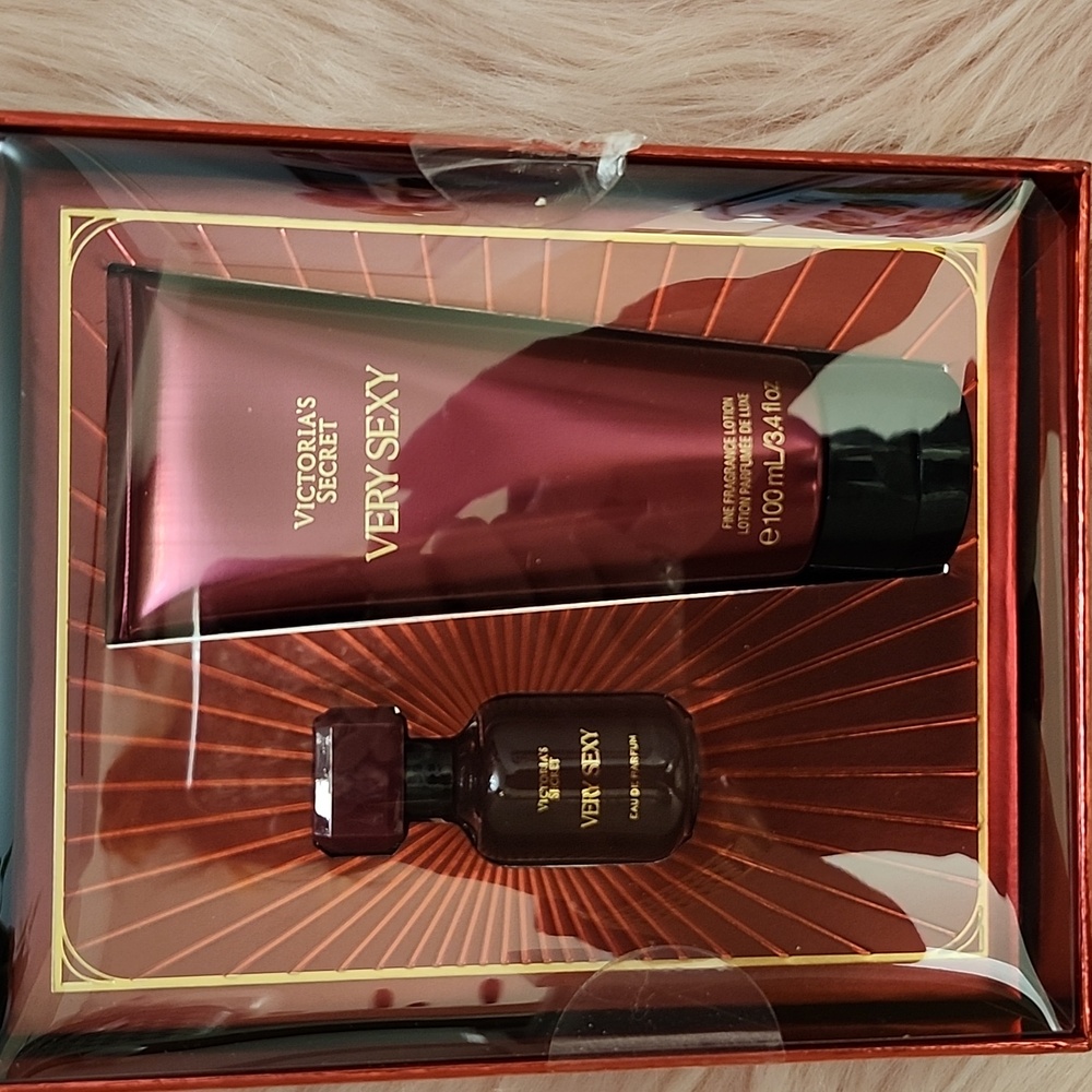 Brand New Victoria's Secret Fragrance Gift Set-2CT.